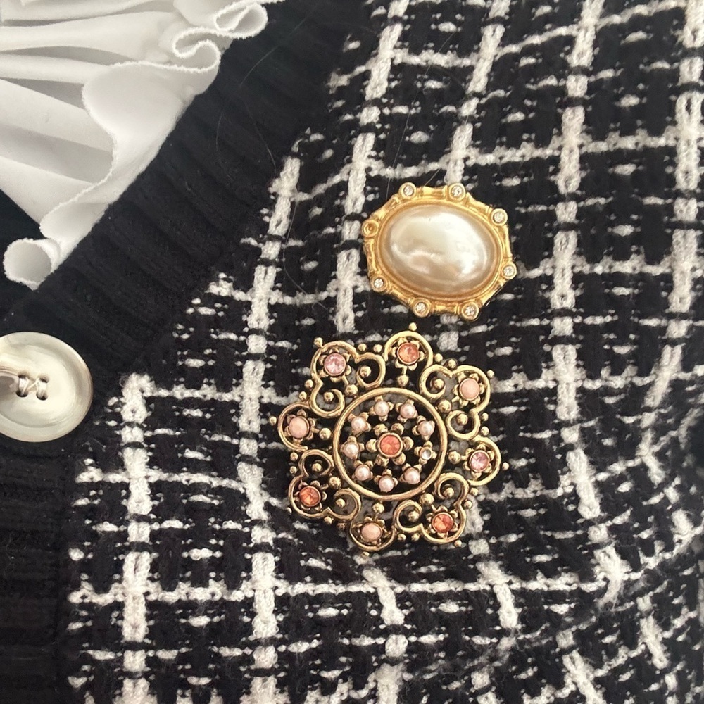Two brooches with pearls